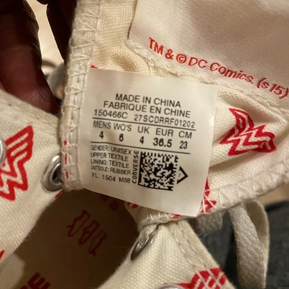 Converse Allstar Chuck Taylor unisex high top “Wonder Woman” sneakers - Picture 4 of 16